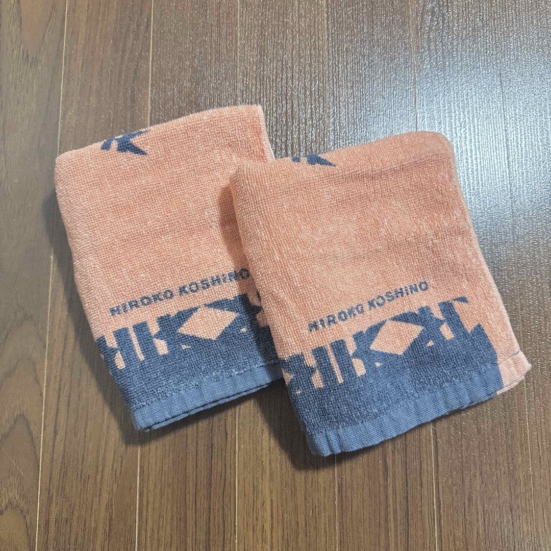 HIROKO KOSHINO(ヒロココシノ)のHiroko Koshino フェイスタオル×2 インテリア/住まい/日用品の日用品/生活雑貨/旅行(タオル/バス用品)の商品写真