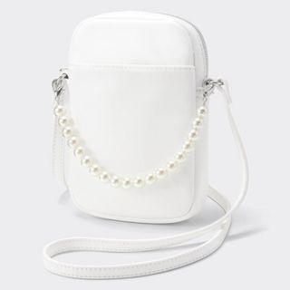 GU(ショルダーバッグ ・ ホワイト/白色系)のフリマアイテム一覧 GU(ショルダーバッグ ・ ホワイト/白色系)のフリマアイテム一覧