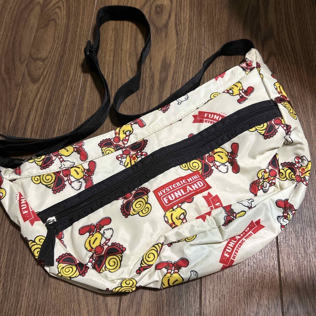 HYSTERIC MINI(ヒステリックミニ)のHYSTERIC MINI 斜め掛けショルダーバッグ レディースのバッグ(ショルダーバッグ)の商品写真