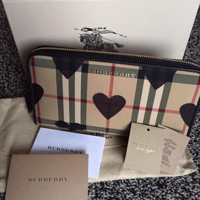 BURBERRY(バーバリー)の【新品未使用】バーバリー BURBERRY 長財布 ラウンド ELMORE レディースのファッション小物(財布)の商品写真