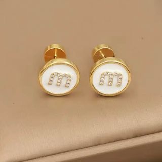MIU MIU(ピアス ・ ゴールド/金色系)のフリマアイテム一覧 MIU MIU(ピアス ・ ゴールド/金色系)のフリマアイテム一覧