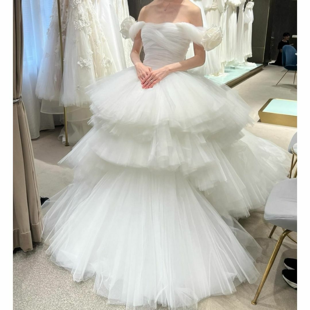ウエディングドレス オフショルダー 編み上げ ボリュームドレス 花モチーフ