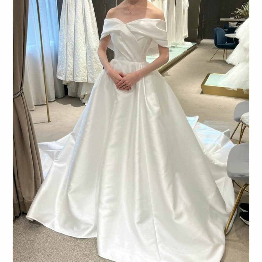 ウエディングドレス オフショルダー ロングトレーン 光沢サテン 結婚式