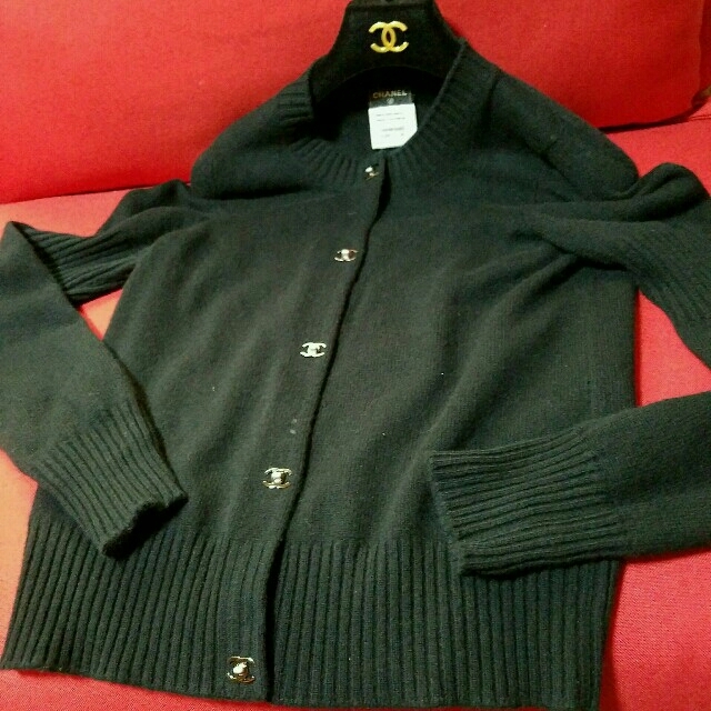 CHANEL - CHANEL♡ターンロックカシミヤカーディガンの通販 by CHANEL - CHANEL♡ターンロックカシミヤカーディガンの通販 by