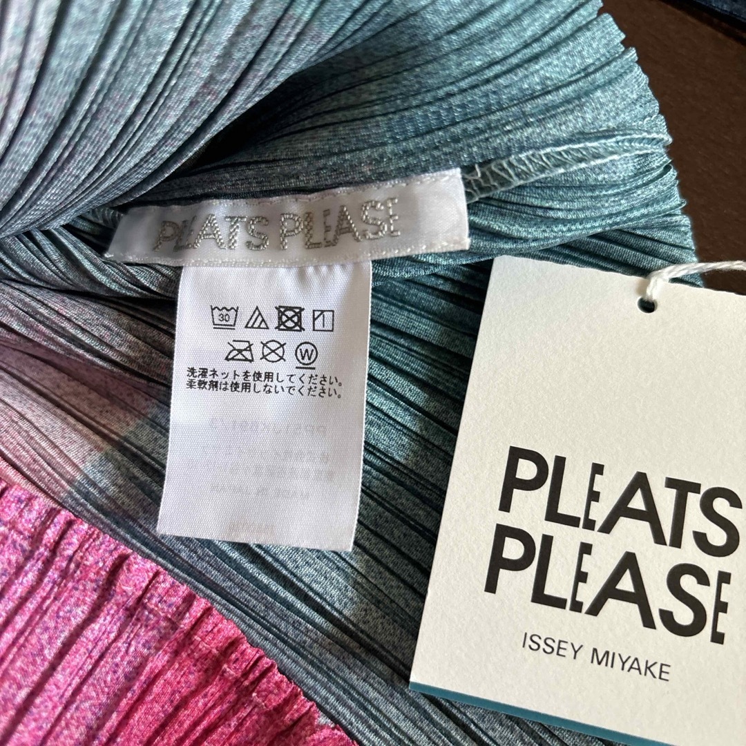 PLEATS PLEASE ISSEY MIYAKE - PLEATS PLEASE PHOTON PINK PLEATS PLEASE ISSEY MIYAKE - PLEATS PLEASE PHOTON PINK