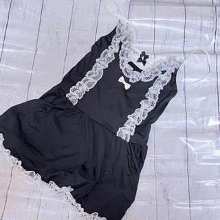 黒と白のレースメイド服 エプロン 網タイツ付き ModishMania(その他)
