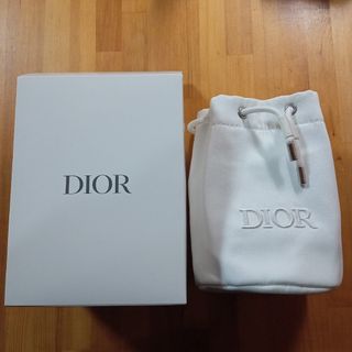 Christian Dior - 【新品未使用】ディオール スノー エッセンス Christian Dior - 【新品未使用】ディオール スノー エッセンス