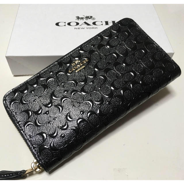 COACH(コーチ)のCOACH♡長財布 定価5.6万円 エナメル質 レディースのファッション小物(財布)の商品写真