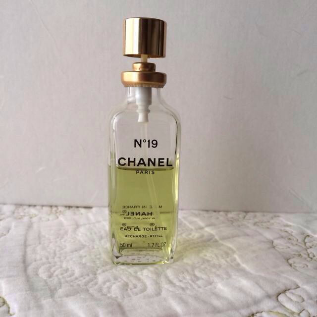 CHANEL - ry.ry- -様専用ページ シャネルNo.19オードゥ トワレットの通販 by たぁ's shop｜シャネルならラクマ