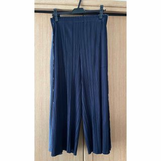 PLEATS PLEASE ISSEY MIYAKE(カジュアルパンツ)のフリマ PLEATS PLEASE ISSEY MIYAKE(カジュアルパンツ)のフリマ