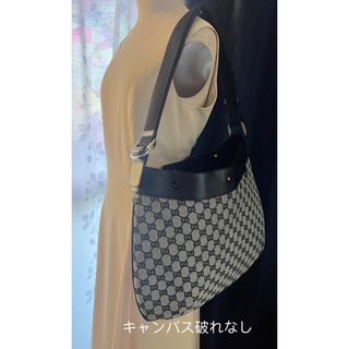GUCCI - グッチ ミディアム ロゴプリント トートバッグ ブラック GUCCI - グッチ ミディアム ロゴプリント トートバッグ ブラック