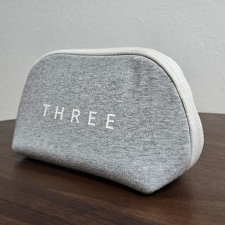 THREE - THREE コスメポーチ KO Sの通販 by koufj's shop THREE - THREE コスメポーチ KO Sの通販 by koufj's shop
