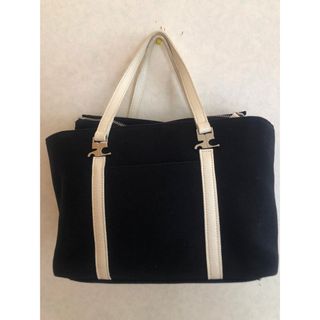 Courreges(トートバッグ)のフリマアイテム一覧 Courreges(トートバッグ)のフリマアイテム一覧