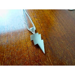 仁尾彫金『プラチナ、サンダープレート2』ハンドメイド380b(ネックレス)