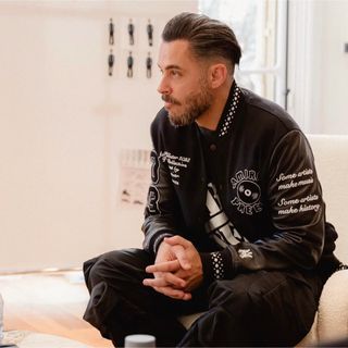 AMIRI - 新品未使用 AMIRI MA BARロゴ スウェットパーカー AMIRI - 新品未使用 AMIRI MA BARロゴ スウェットパーカー