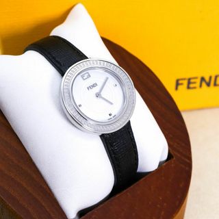 FENDI(腕時計 ・ ホワイト/白色系)のフリマアイテム一覧 FENDI(腕時計 ・ ホワイト/白色系)のフリマアイテム一覧