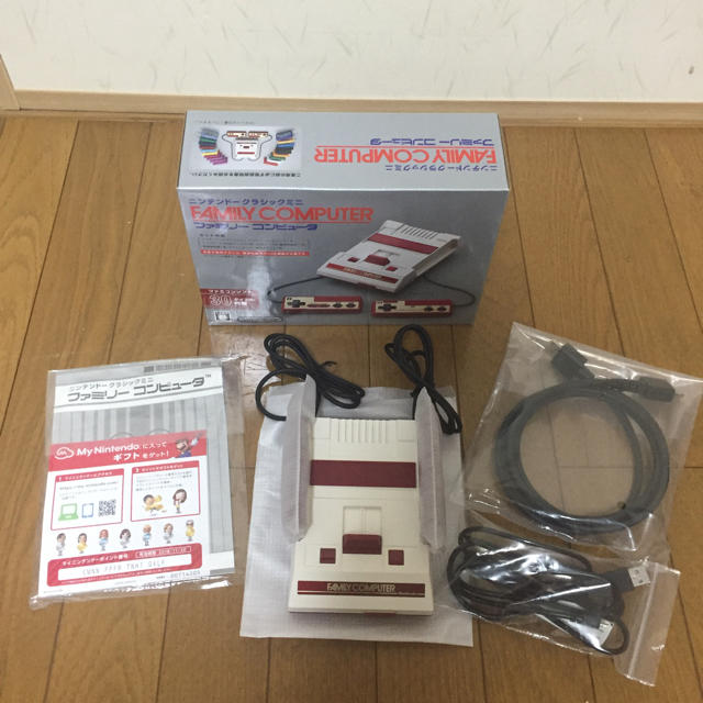 任天堂(ニンテンドウ)のじょんたろう様専用♪ファミコンクラシックミニ♪ほぼ新品 エンタメ/ホビーのゲームソフト/ゲーム機本体(家庭用ゲーム機本体)の商品写真