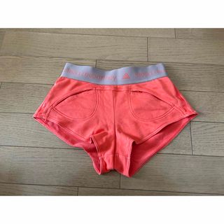 adidas by Stella McCartney(ショートパンツ)のフリマアイテム一覧 adidas by Stella McCartney(ショートパンツ)のフリマアイテム一覧