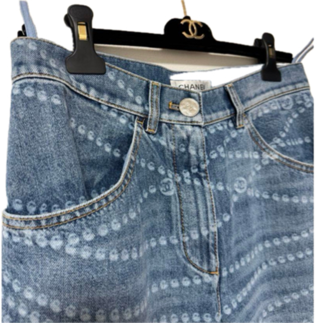 CHANEL - ご成約品 CHANEL 25 新作新品 パールワイドデニム 36の CHANEL - ご成約品 CHANEL 25 新作新品 パールワイドデニム 36の