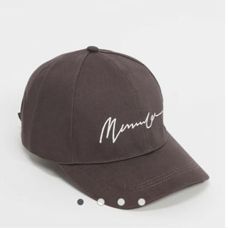Mennace シグネチャー刺繍ロゴキャップ