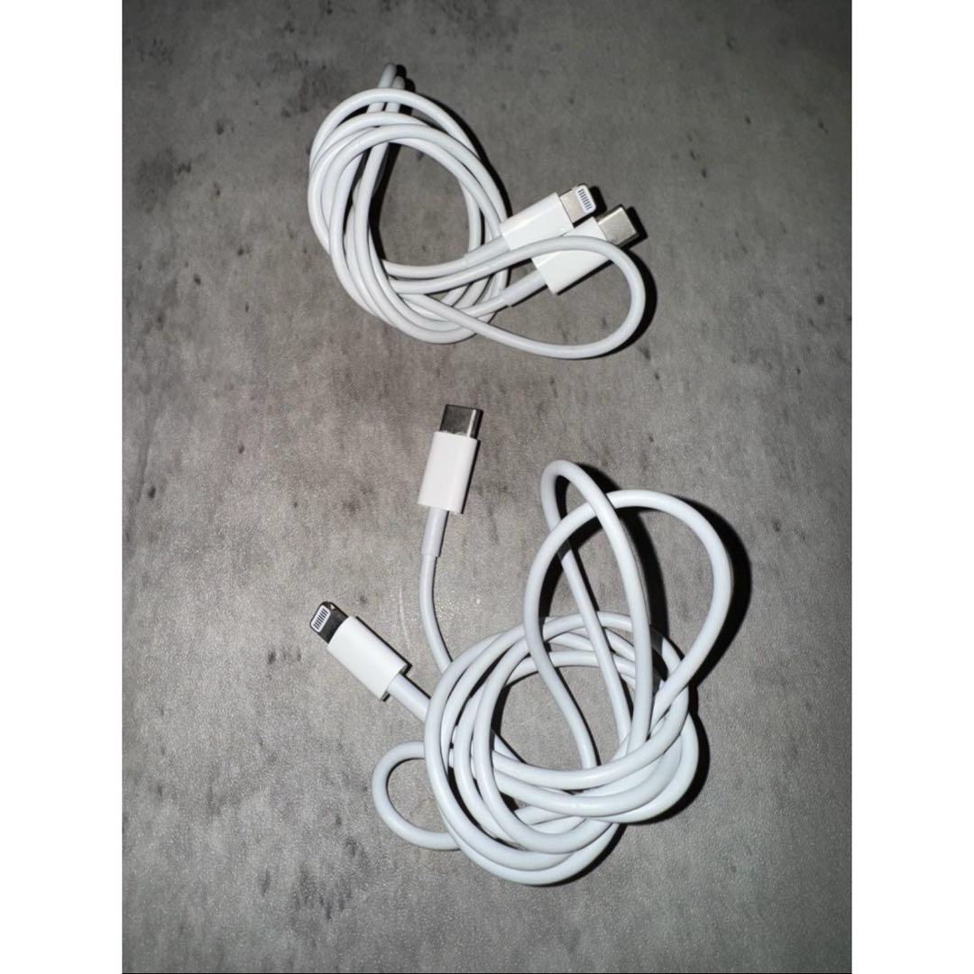 Apple(アップル)のiPhone 充電器 充電 ケーブル コード ライトニングケーブル 純正 2本 スマホ/家電/カメラのスマートフォン/携帯電話(バッテリー/充電器)の商品写真