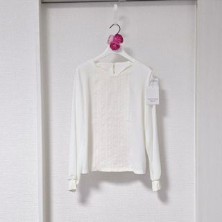 レリアン(leilian)のレリアン新品ROCHASロシャスオフホワイトスパンコール飾りブラウス9号(シャツ/ブラウス(長袖/七分))