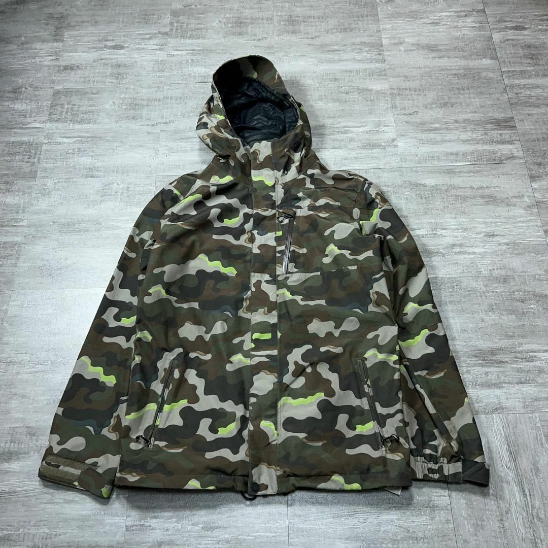 volcom - 美品 VOLCOM GORE-TEX 迷彩 スノボウェア ジャケット M volcom - 美品 VOLCOM GORE-TEX 迷彩 スノボウェア ジャケット M