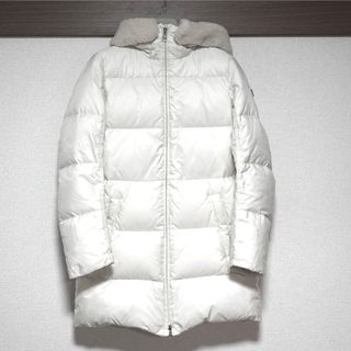 PRADA(ダウンコート ・ ホワイト/白色系)のフリマアイテム一覧 PRADA(ダウンコート ・ ホワイト/白色系)のフリマアイテム一覧