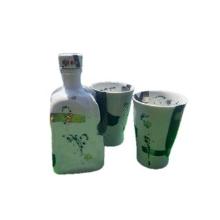 焼酎ボトル、カップのセット(食器)