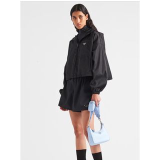PRADA - 本物 プラダ 切替 リブ編み トリム ボールボタン ニット PRADA - 本物 プラダ 切替 リブ編み トリム ボールボタン ニット