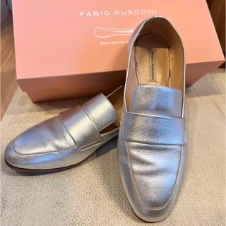 FABIO RUSCONI(ローファー/革靴 ・ シルバー/銀色系)のフリマ FABIO RUSCONI(ローファー/革靴 ・ シルバー/銀色系)のフリマ