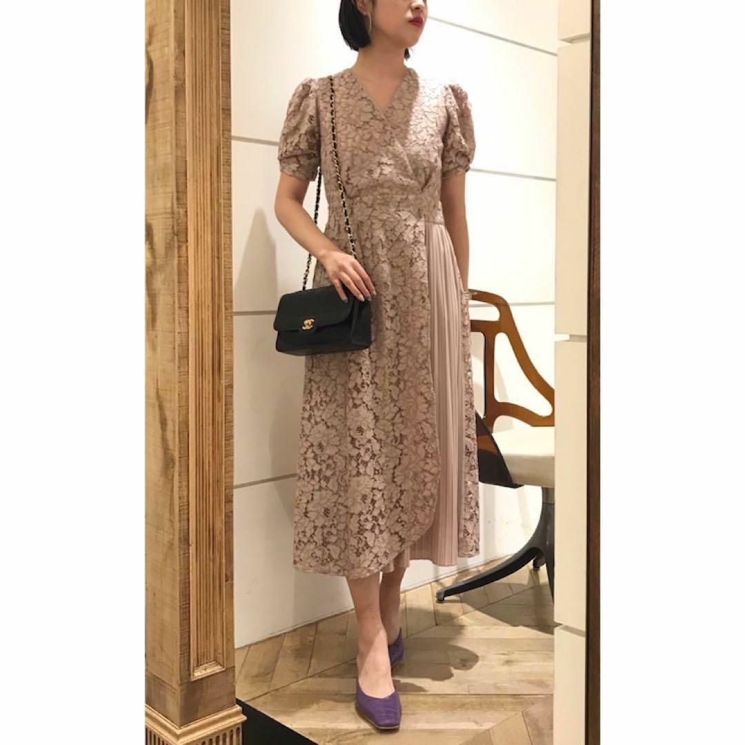 結婚祝い リリーブラウン レース Vネック ワンピース ピンク ベージュ Sサイズ スーツ・フォーマル・ドレス