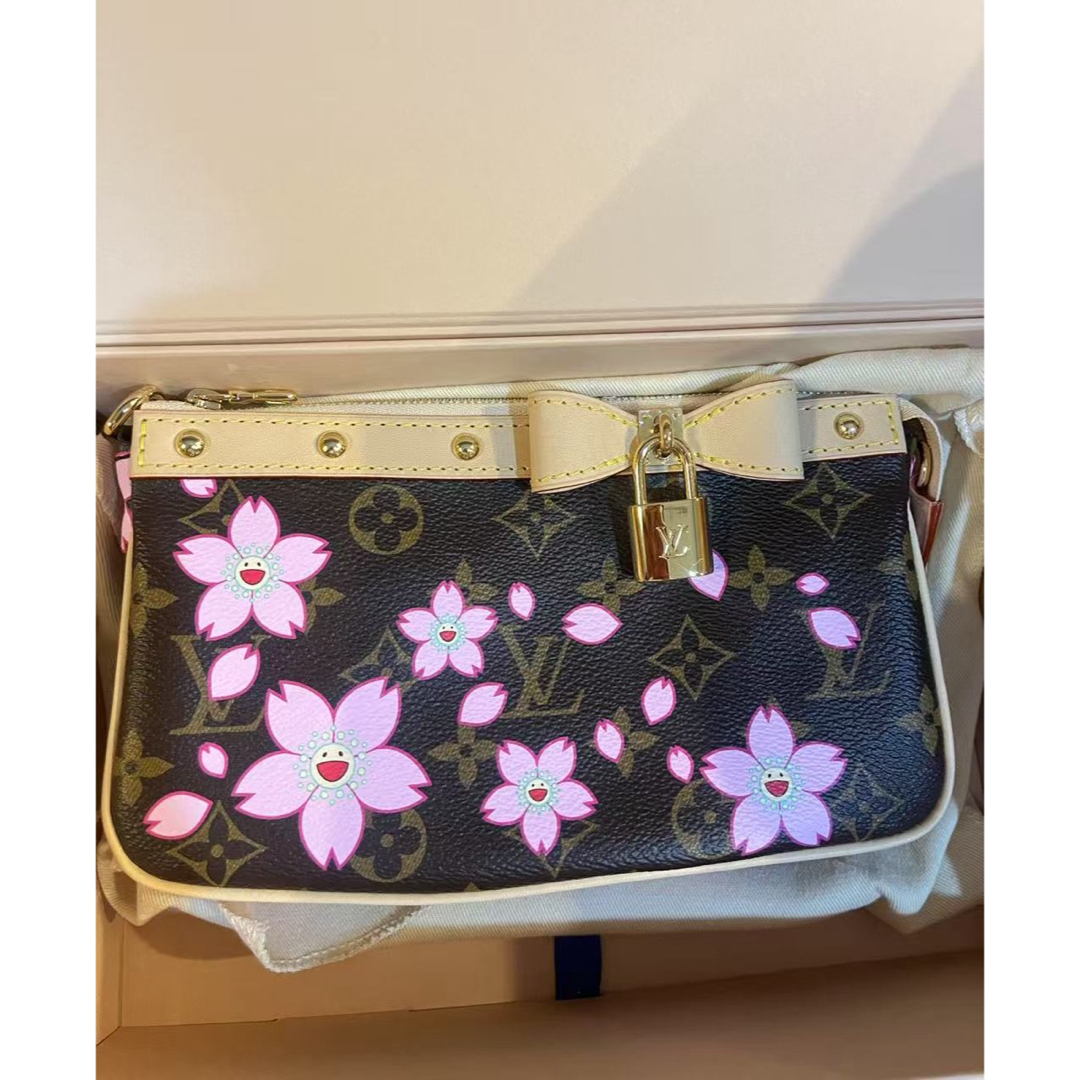 LOUIS VUITTON(ルイヴィトン)の未使用LOUIS VUITTON アクセサリーポーチ村上隆桜サクラブロッサム レディースのバッグ(トートバッグ)の商品写真