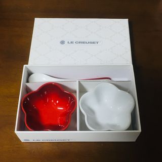 LE CREUSET - サカナ・プレート (2皿)🍒チェリーレッドの通販 by LE CREUSET - サカナ・プレート (2皿)🍒チェリーレッドの通販 by