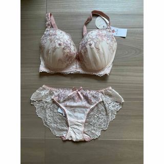 Risa Magli(ブラ&ショーツセット)のフリマアイテム一覧 Risa Magli(ブラ&ショーツセット)のフリマアイテム一覧