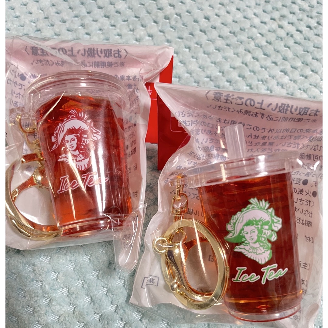 Snow Man(スノーマン)の午後の紅茶キーホルダー エンタメ/ホビーのタレントグッズ(アイドルグッズ)の商品写真