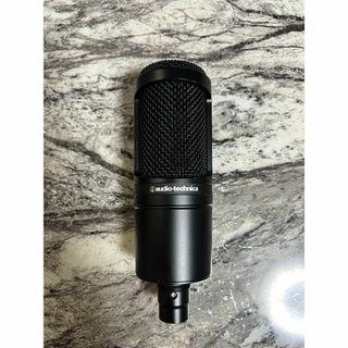 オーディオテクニカ(audio-technica)の【美品】オーディオテクニカマイク　AT2020(マイク)
