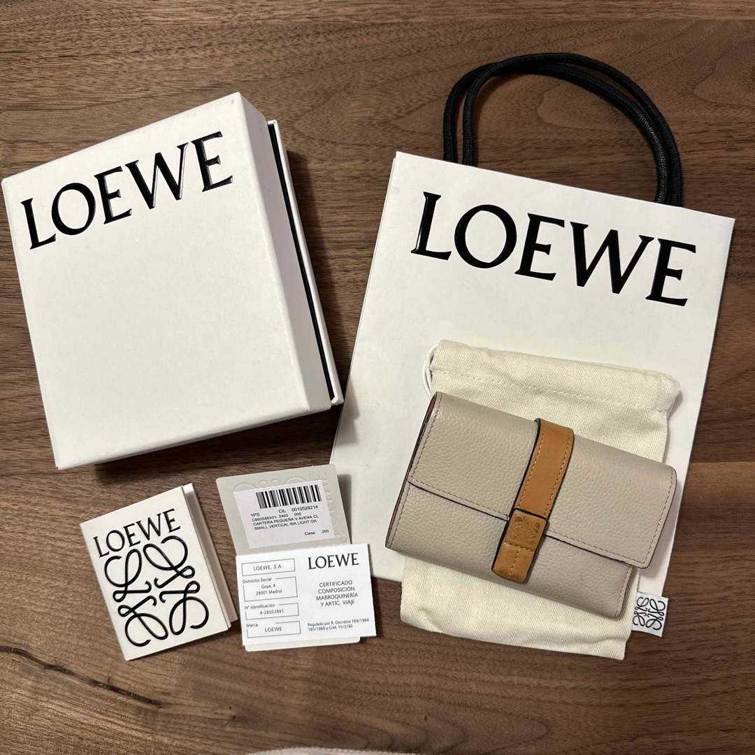 LOEWE - 【値下げ！¥13,000→¥9,800】 LOEWE 3つ折り財布グレー ピンク