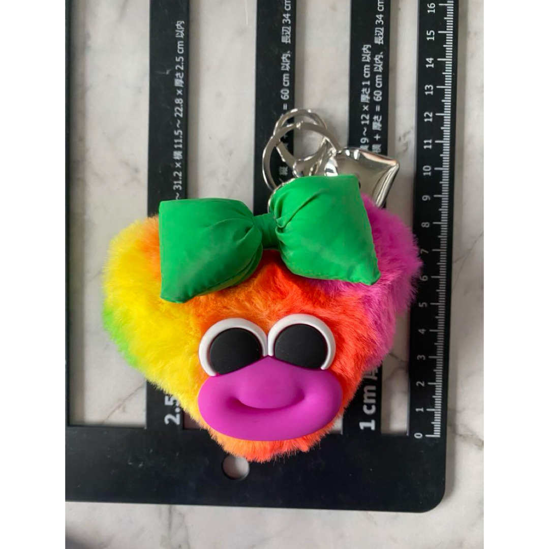 プチリップモンスターキーホルダー ハンドメイドのアクセサリー(キーホルダー/ストラップ)の商品写真