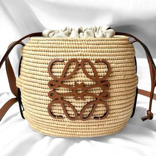 LOEWE(ショルダーバッグ)のフリマアイテム一覧 LOEWE(ショルダーバッグ)のフリマアイテム一覧