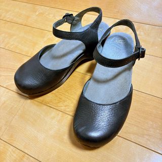 dansko - 新品⭐︎ダンスコ サンダル Milly キャメル 36 23cmの dansko - 新品⭐︎ダンスコ サンダル Milly キャメル 36 23cmの