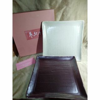 夢紀行組皿　金茶　21x2cm　2枚　1枚の角皿に数点の盛り付け　和洋可