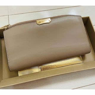 BURBERRY - 送料込み! 未使用品 BURBERRY 長財布 レッド BURBERRY - 送料込み! 未使用品 BURBERRY 長財布 レッド