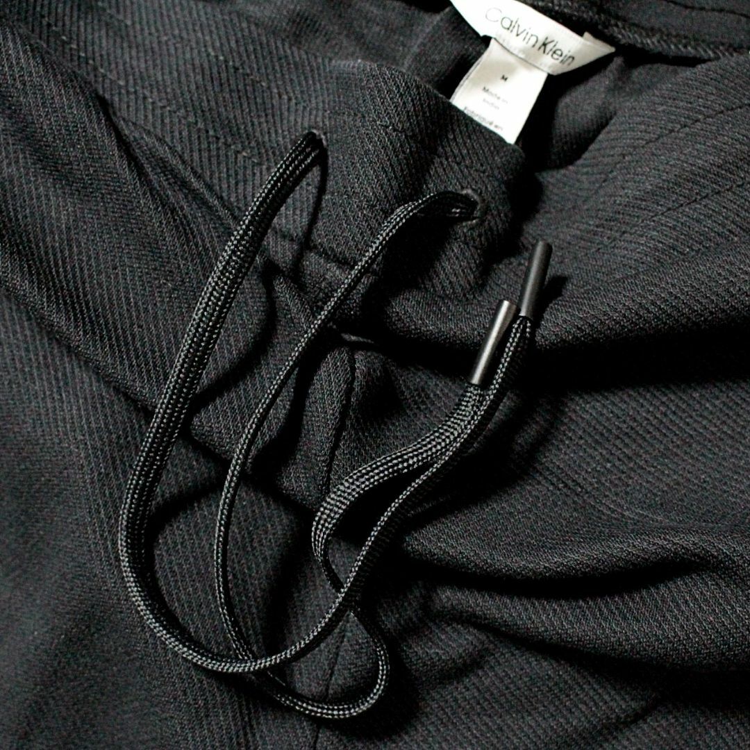 Calvin Klein(カルバンクライン)の新品 カルバンクライン サイドライン ロゴ刺繍 ハーフパンツ L相当W84‐89 メンズのパンツ(ショートパンツ)の商品写真