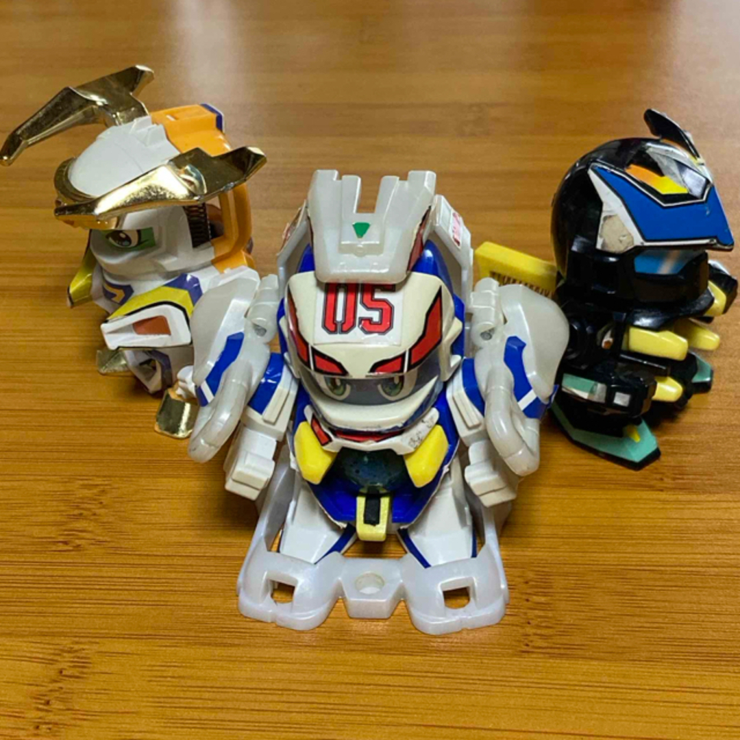 Takara Tomy(タカラトミー)のビーダマン 3点セット ファイティングフェニックス ワイバーン スフィンクス エンタメ/ホビーのおもちゃ/ぬいぐるみ(プラモデル)の商品写真