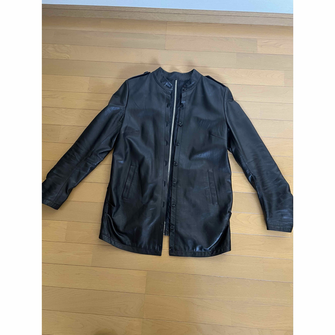 羊革製のブラックレザージャケット