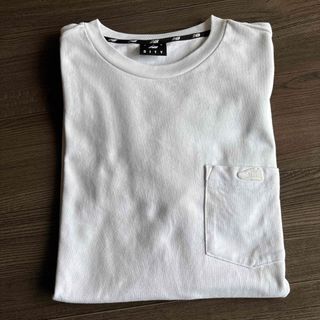 New Balance - New Balance ホワイト Tシャツ 胸ポケット付きの New Balance - New Balance ホワイト Tシャツ 胸ポケット付きの