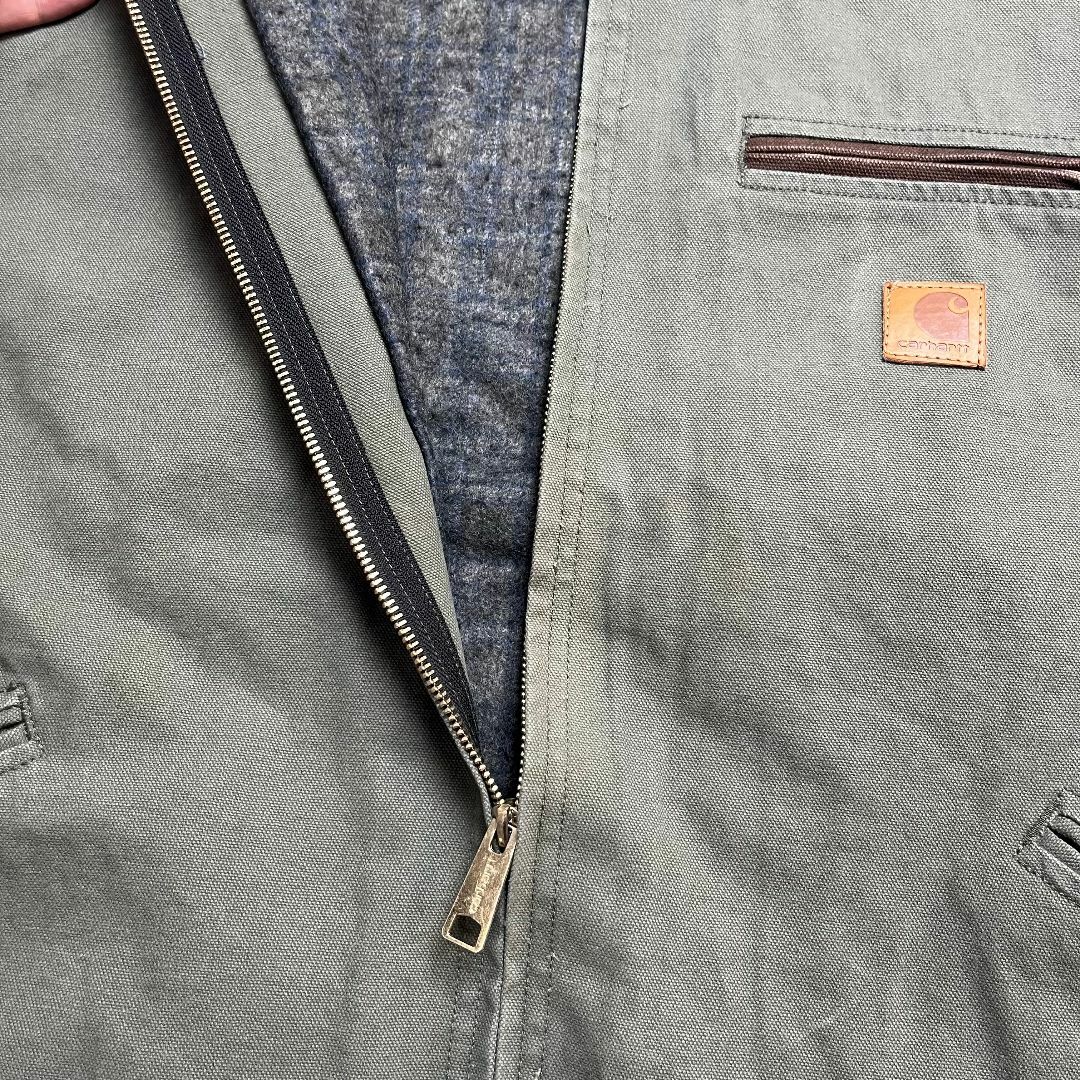 カーハート　carhartt デトロイトジャケット　古着　ヴィンテージ　グリーン メンズのジャケット/アウター(ブルゾン)の商品写真
