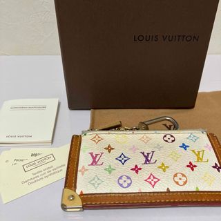 LOUIS VUITTON - ルイ ヴィトン マヒナ 4連キーケース 黒 LOUIS VUITTON - ルイ ヴィトン マヒナ 4連キーケース 黒