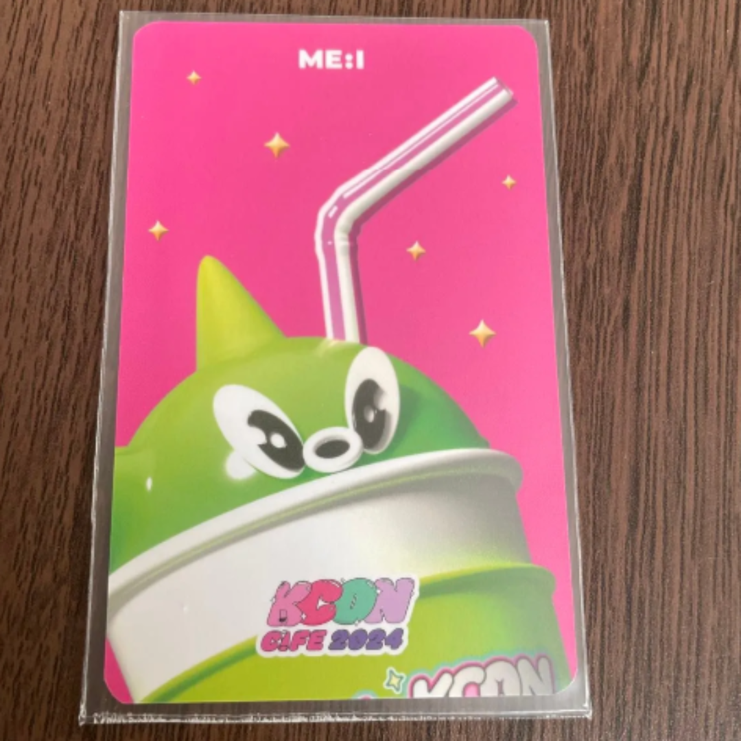 ME:I 飯田栞月 KCONカフェ トレカ エンタメ/ホビーのタレントグッズ(アイドルグッズ)の商品写真